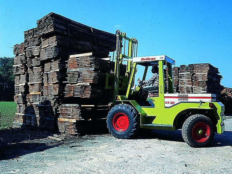 01 UNITRAC ST 30